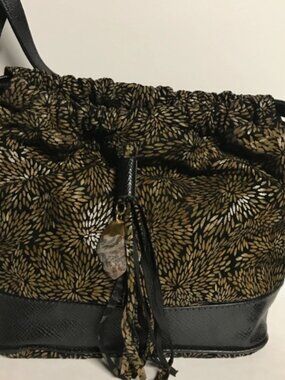 MARCO AVANE BUCKET BAG W MOONSTONE CHARM BLACK/GOLD
